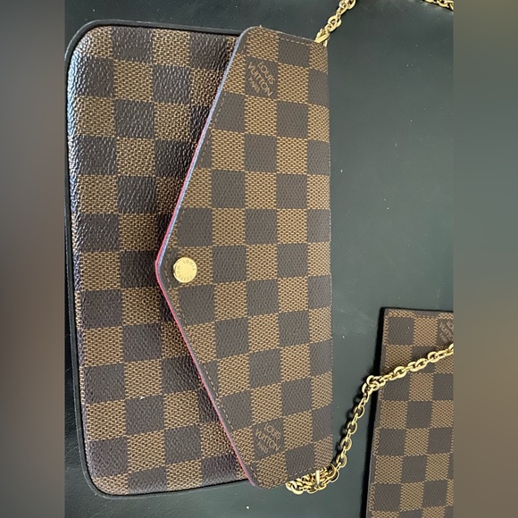 Authentic LOUIS VUITTON FÉLICIE POCHETTE (sold out on website) - Picture 3 of 9